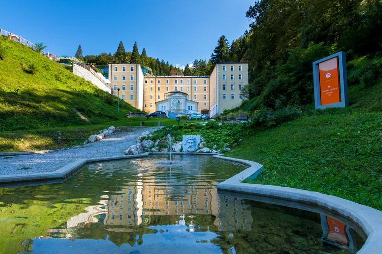 Rimske Terme - Hotel Zdraviliski Dvor Rimske Toplice Exterior foto